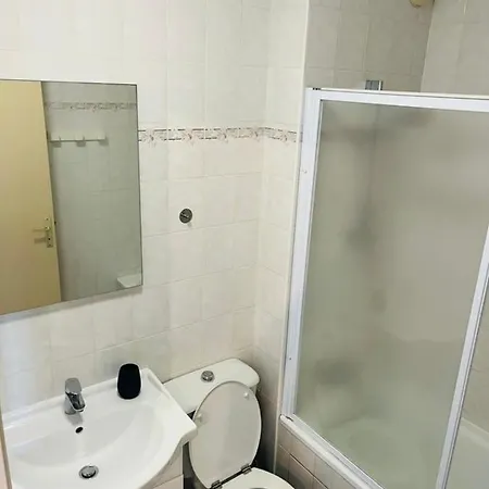 Cosy 26 M With Balcony And Pool شقة *